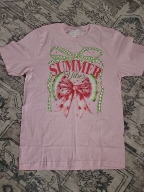 New Womens Size Small Summer Vibes Pink Graphic Tee. Never Worn